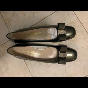 Ferragamo Size 9 (fits 8 or 8.5)